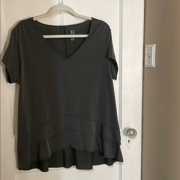 GreenTea Green Tiered Tunic Blouse - Picture 5 of 6